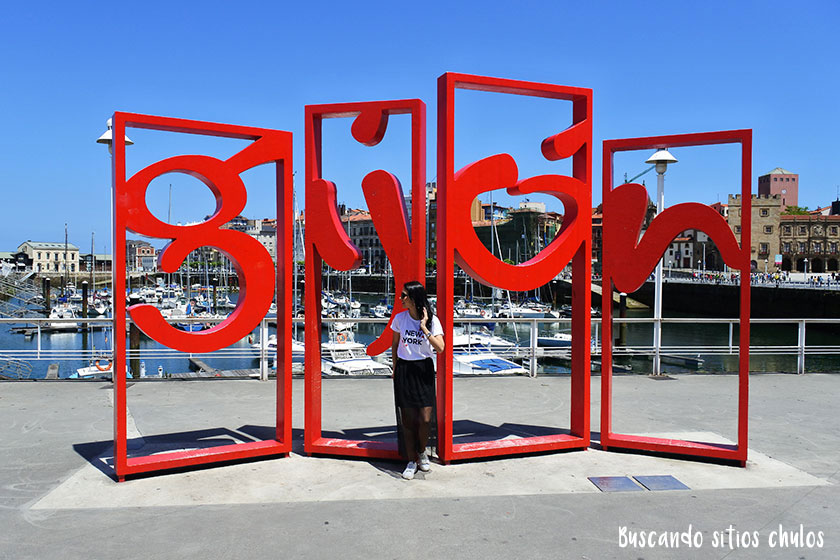 Qué hacer en Gijón: una foto en las letronas